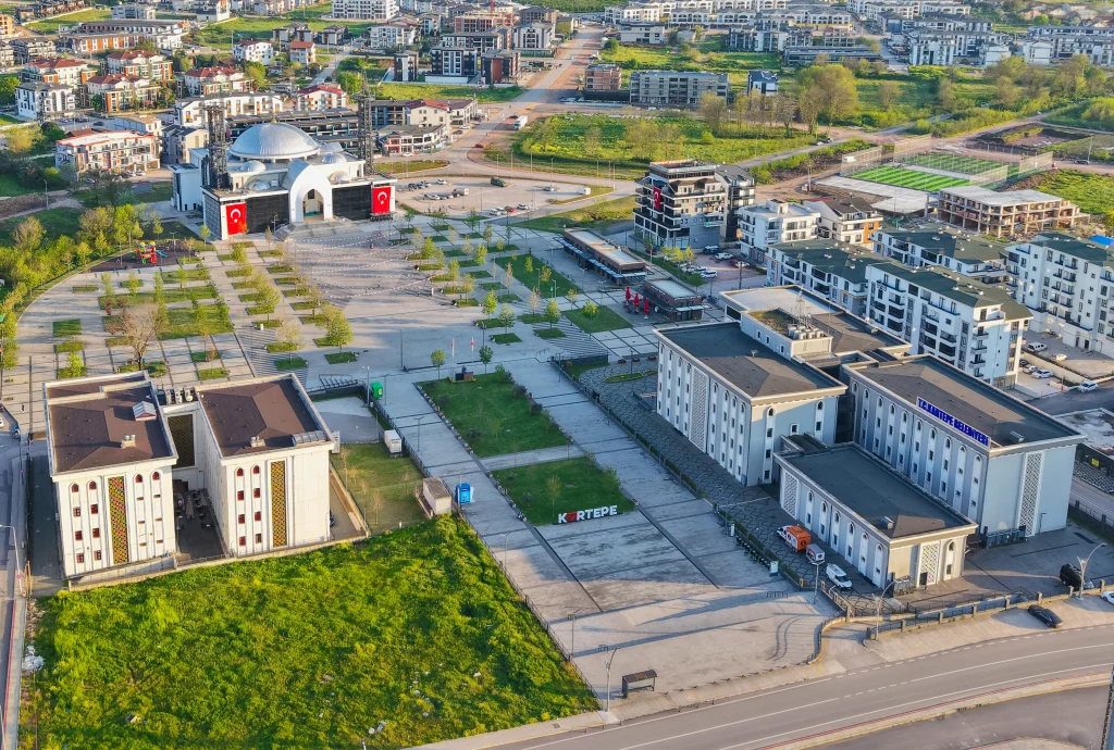 Kartepe Kent Meydanı’nda bayramlaşma coşkusu