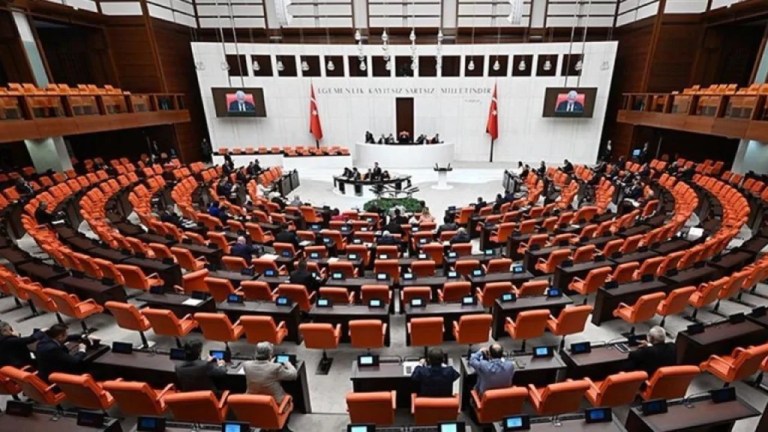 12 Vekil İçin Dokunulmazlık Fezlekeleri