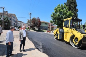 Başkan Çalık asfalt çalışmalarını yerinde inceledi