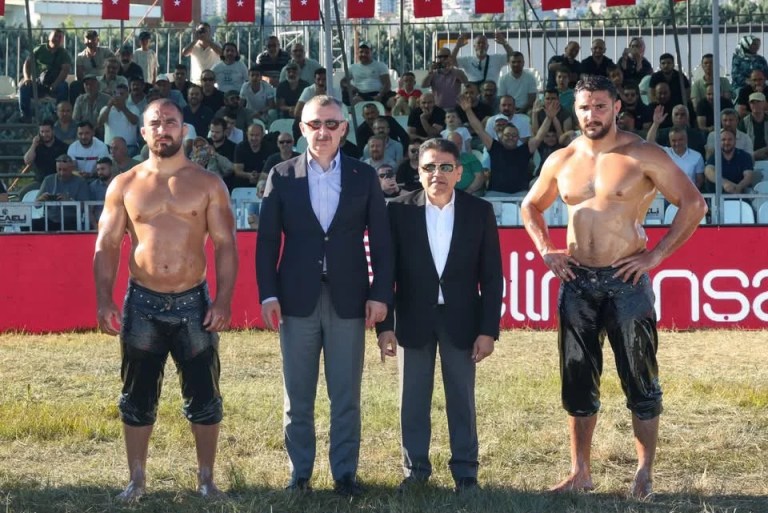 Feyzullah Aktürk başpehlivan oldu