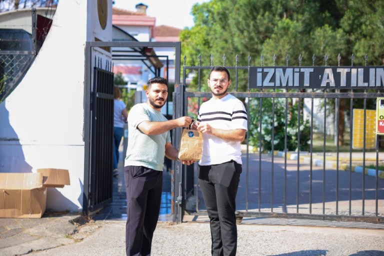 Büyükşehir’den YKS öğrencilerine ikram