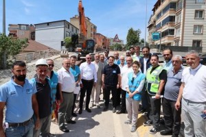 Başkan Büyükakın Derince altyapısını inceledi