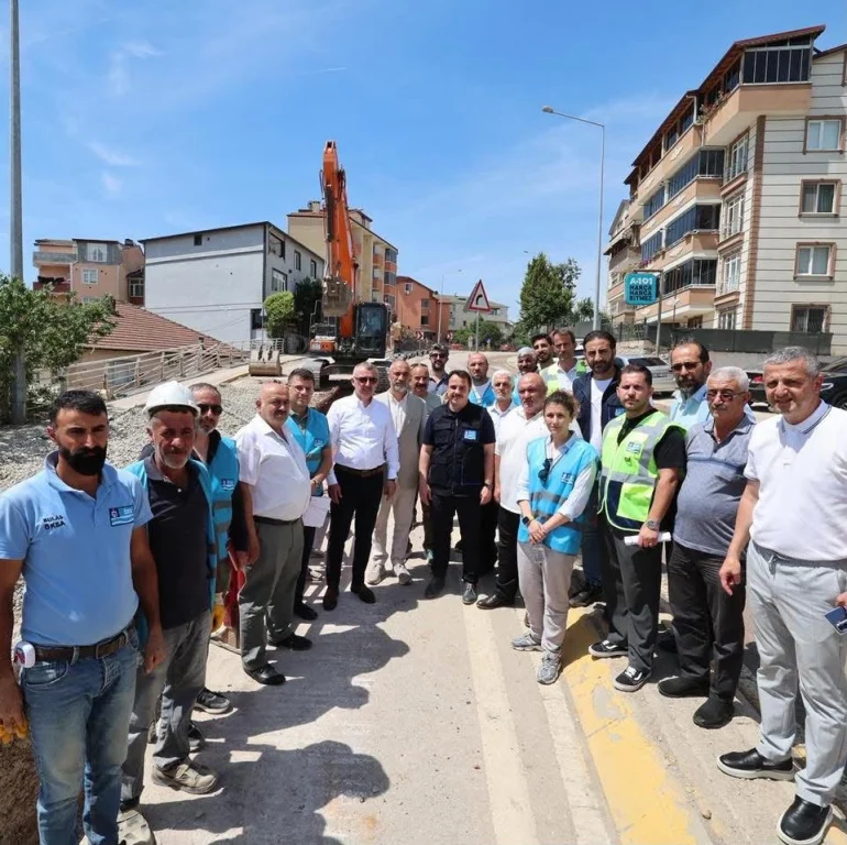 Başkan Büyükakın Derince altyapısını inceledi