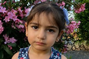 Minik Evin 4. kattan düşerek can verdi!