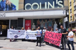 Öz İplik İş’ten Colin’s önünde protesto