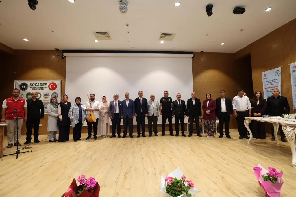 MHP Dilovası Babalar Günü programına katıldı