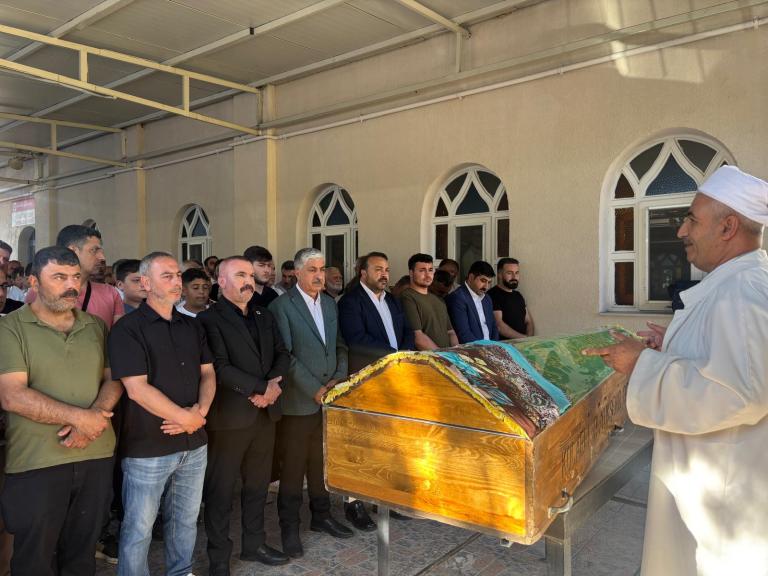 MHP Dilovası Teşkilatı Çalışkan Ailesini Yalnız Bırakmadı