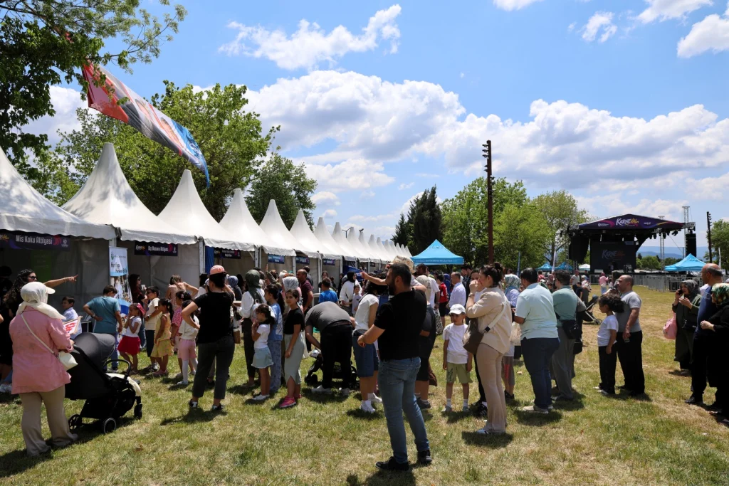 Kocaeli’de Karneval Çocuk Şenliği Başladı