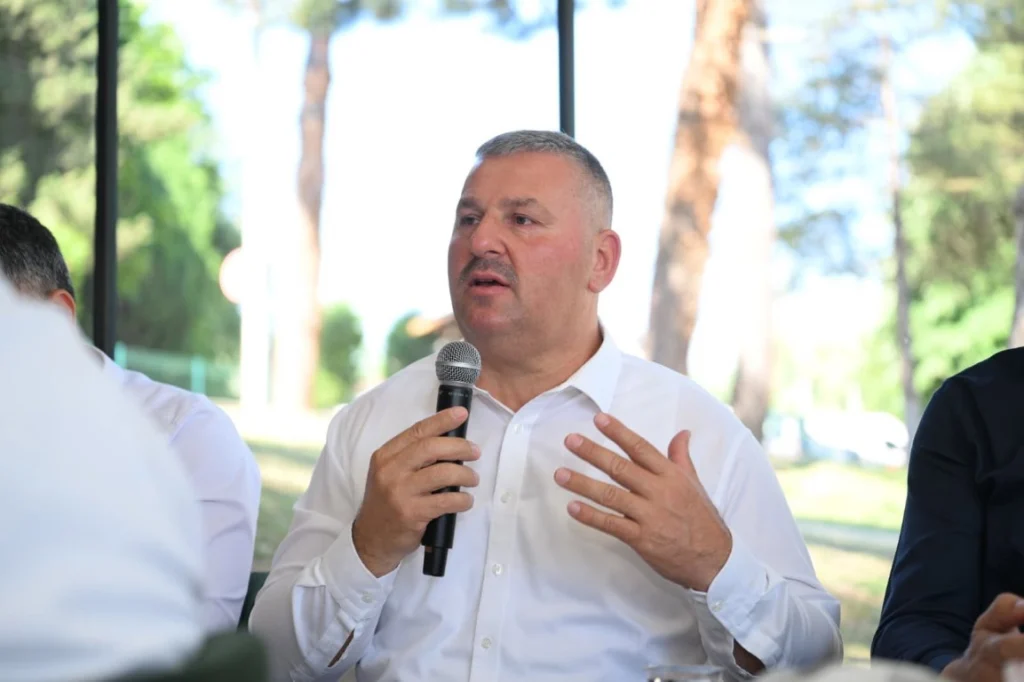 Kartepe’de muhtarlarla hizmet istişaresi