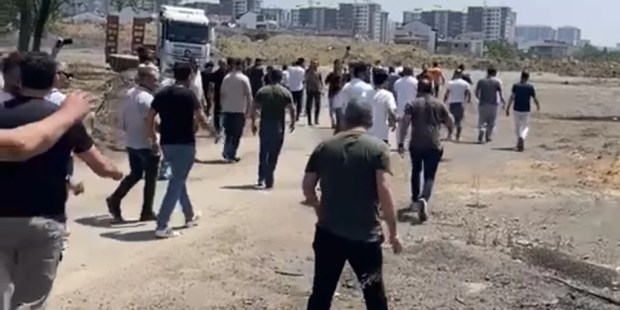 Körfez’de tır parkı protestosu gerginleşti!