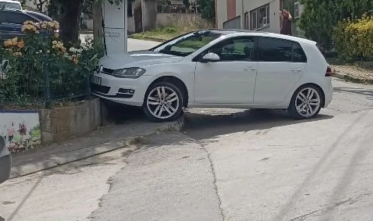 Şoka giren sürücü gaza basmaya devam etti!