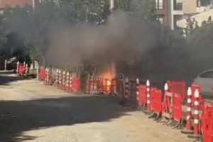 Darıca’da direk yangını mahalleyi elektriksiz bıraktı!