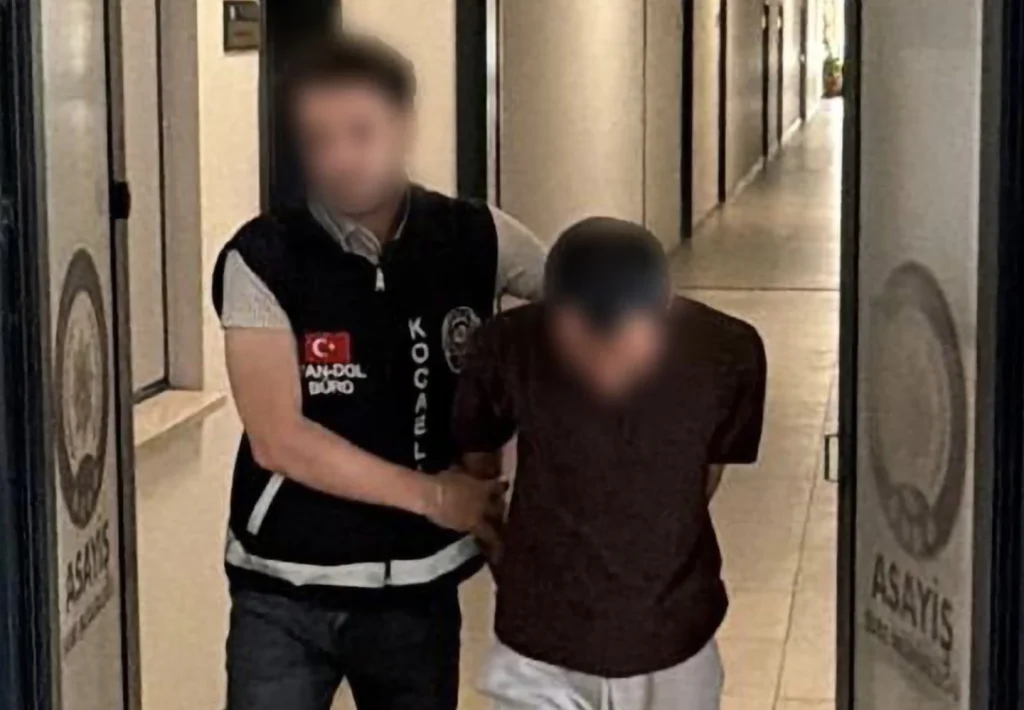 Gölcük’te telefon dolandırıcısı yakalandı!