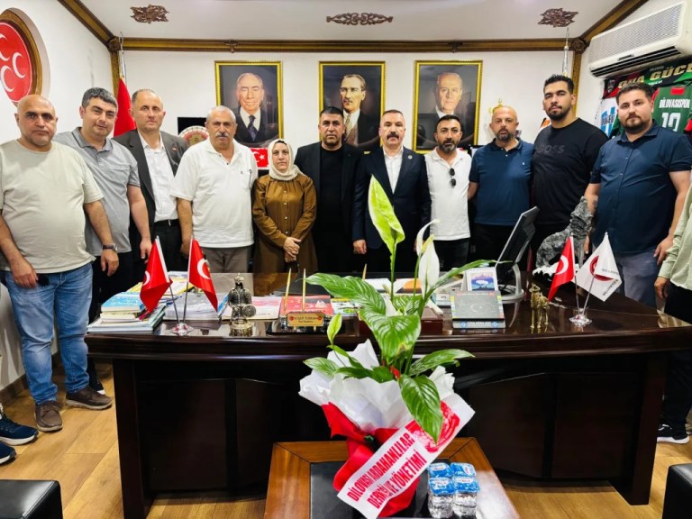 Ardahanlılar Derneği’nden MHP Dilovası’na destek ziyareti