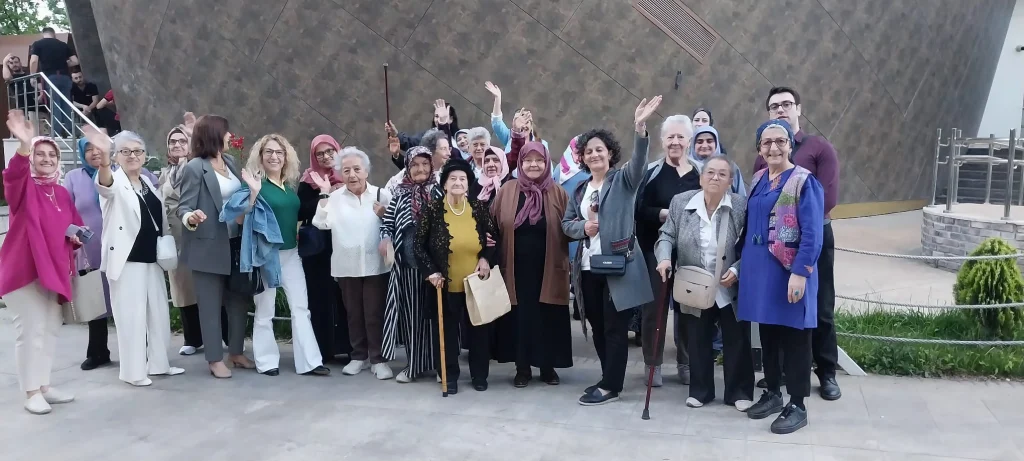 Artvinli kadınlardan anlamlı vefa ziyareti