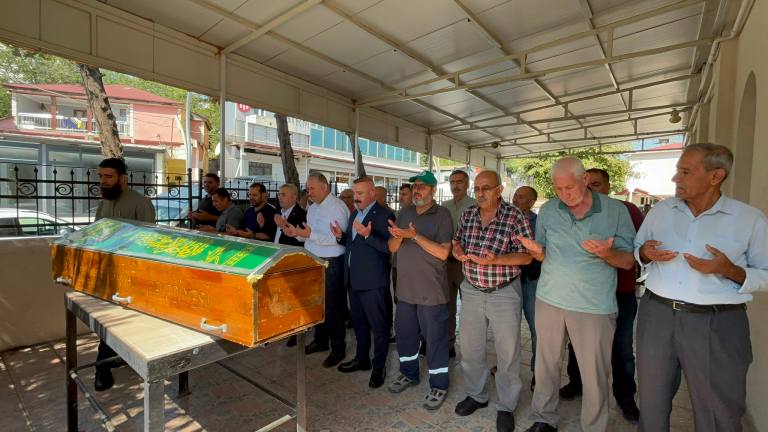 KİMSESİZ ŞÜKRÜ ERCAN TULPAR DİLOVASI’NDA SON YOLCULUĞUNA UĞURLANDI