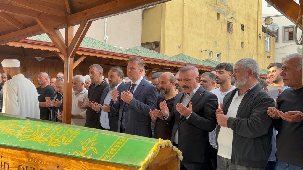 MHP Kocaeli İl Başkanı Enes Emengen’den Yusuf Turhan ve Ailesine Taziye Ziyareti