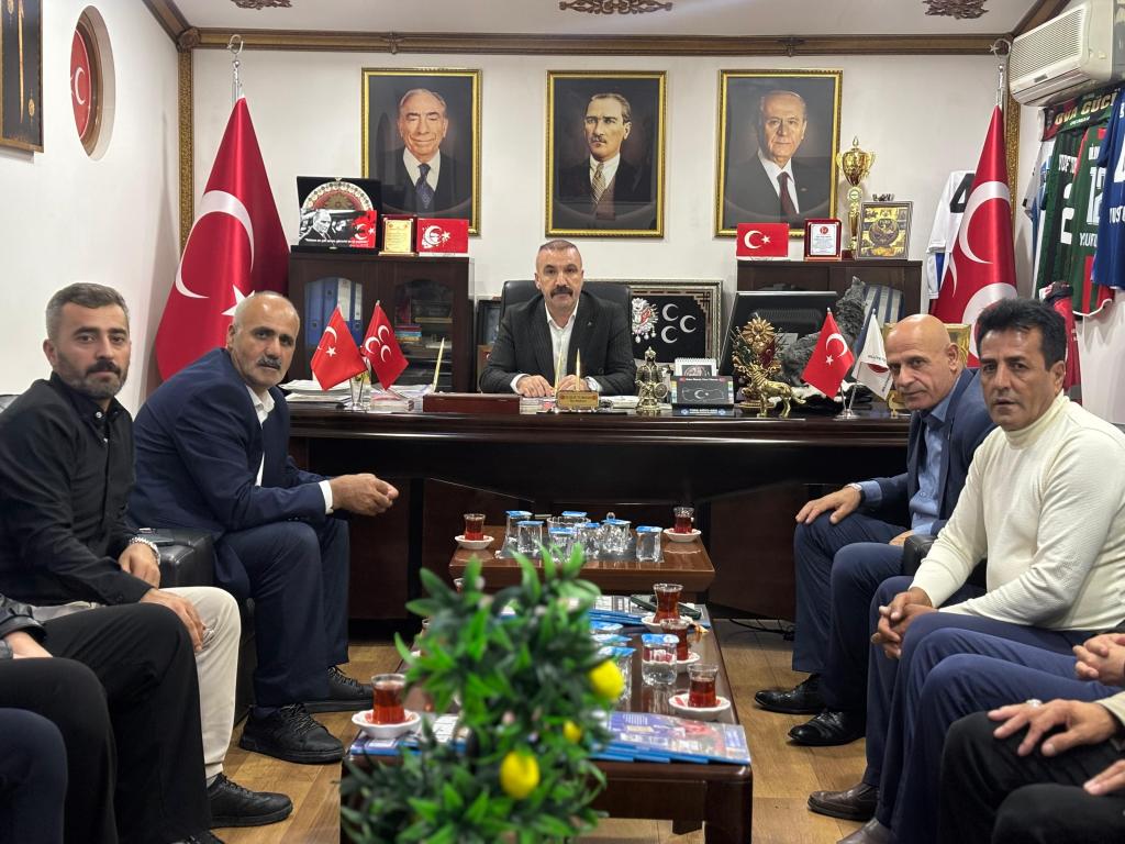 Dilovası Van Bahçesaray Derneği’nden Yusuf Turhan’a Taziye Ziyareti