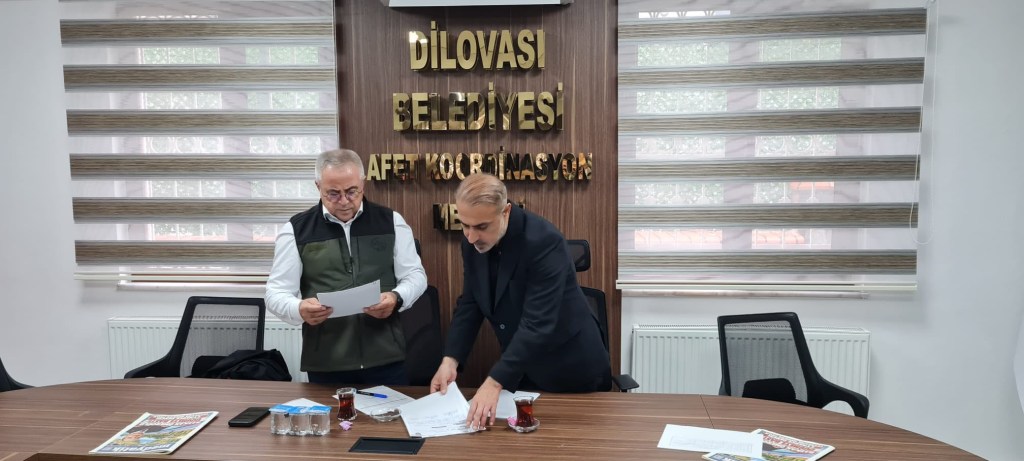 KAYMAKAM RESUL ÇELİK, DİLOVASI AFET KOORDİNASYON MERKEZİNDE ÇALIŞMALARI İNCELEDİ