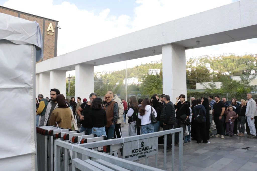 16. Kocaeli Kitap Fuarı kapılarını açtı