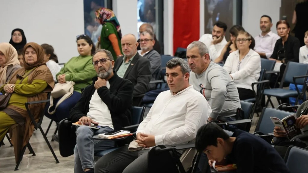 Amina Şeçeroviç Kaşlı Gazze için çağrı yaptı