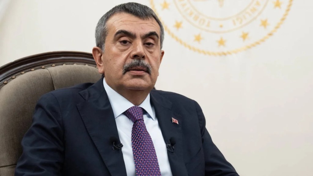 Bakan Tekin okul saldırılarına tepki gösterdi