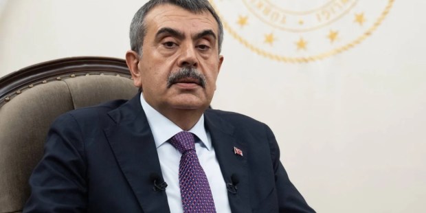 Bakan Tekin okul saldırılarına tepki gösterdi