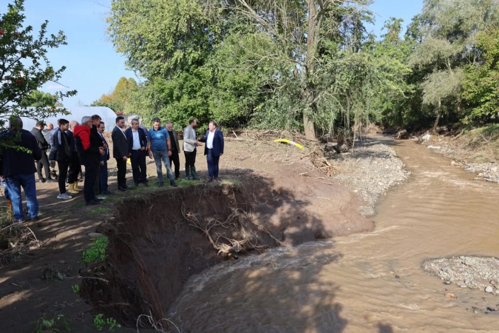 Başiskele'de sel mağduru çiftçiye destek - 2. görsel