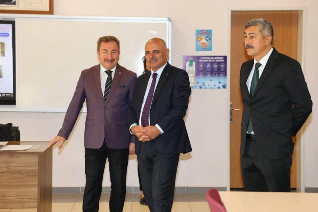 Başkan Şener Söğüt liselilerle buluştu