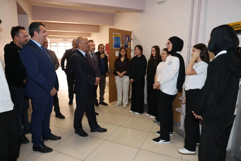 Başkan Şener Söğüt liselilerle buluştu - 2. görsel