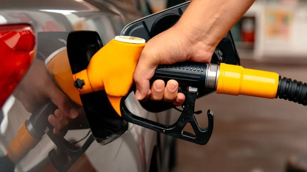 Benzine 4 lira 30 kuruşluk indirim geliyor