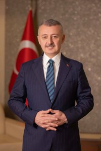 Büyükakın Avrupa Konseyi için Fransa'da