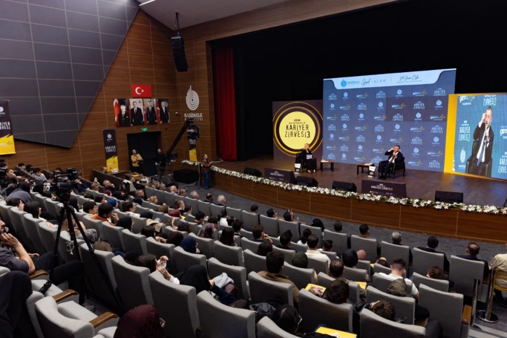 Büyükakın gençlere seslendi: Hata yapmaktan korkmayın - 2. görsel