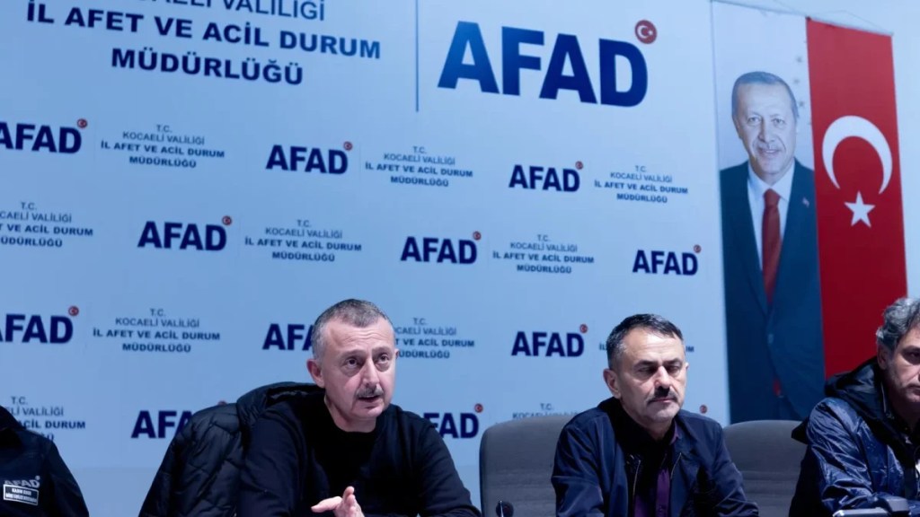 Büyükakın teyakkuzdaki ekiplere teşekkür etti