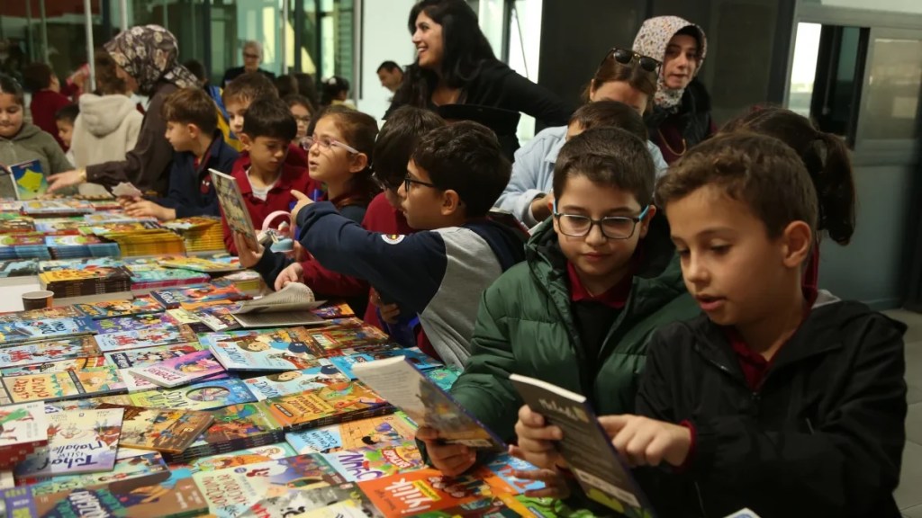 Çayırova 7. Kitap Günleri yoğun ilgi görüyor