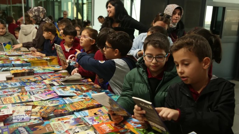 Çayırova 7. Kitap Günleri yoğun ilgi görüyor