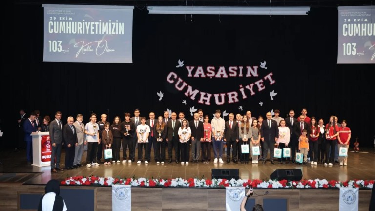 Çayırova’da Cumhuriyet coşkusu yaşandı