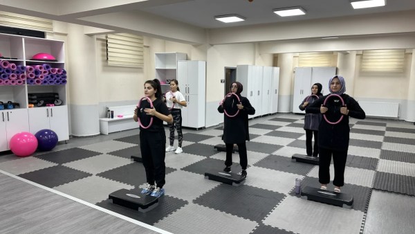 Çayırova’da kadınların pilatese ilgisi artıyor