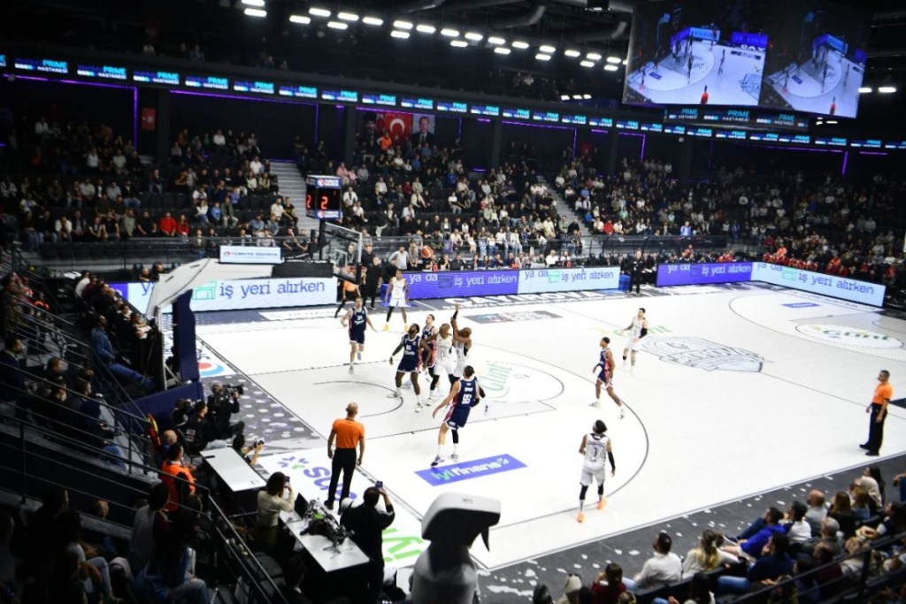 Çayırova'nın yeni spor kompleksine tam not