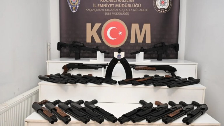 D-100’de silah kaçakçılarına darbe vuruldu!