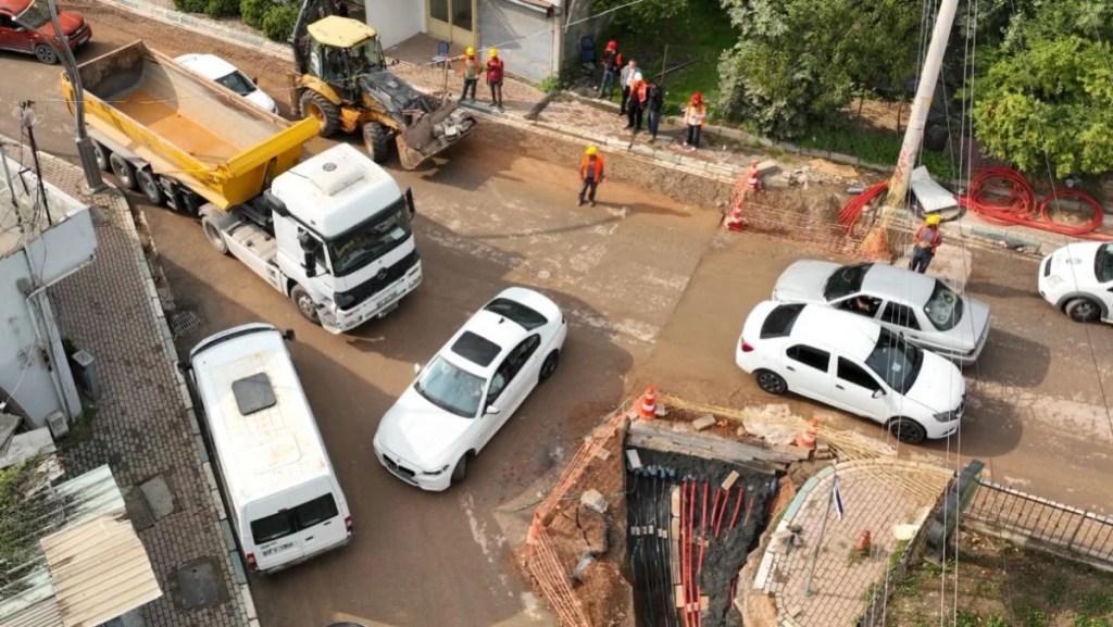 Diliskelesi'nde Elektrik Hatları Yere İniyor