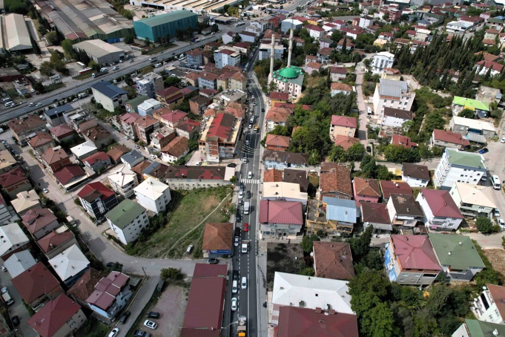 Dilovası'nda yollar baştan sona yenileniyor - 3. görsel