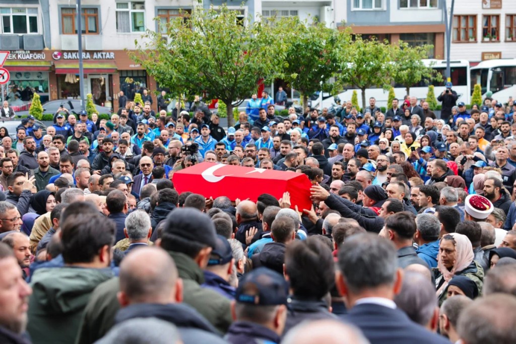 Dündar Ziya Gültekin son yolculuğuna uğurlandı - 2. görsel