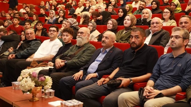 Gebze’de Biz Kimiz Konferansı Düzenlendi