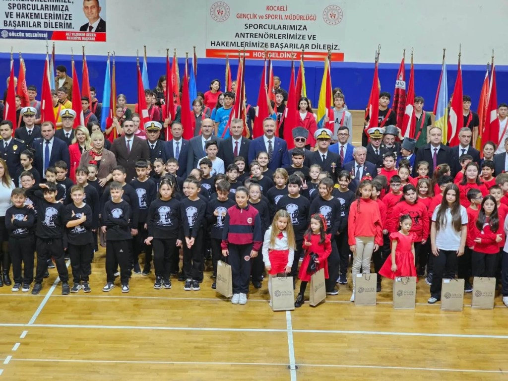 Gölcük'te Cumhuriyet Bayramı coşkuyla kutlandı