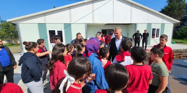 Gölcük’te öğrencilere 4 derslikli destek