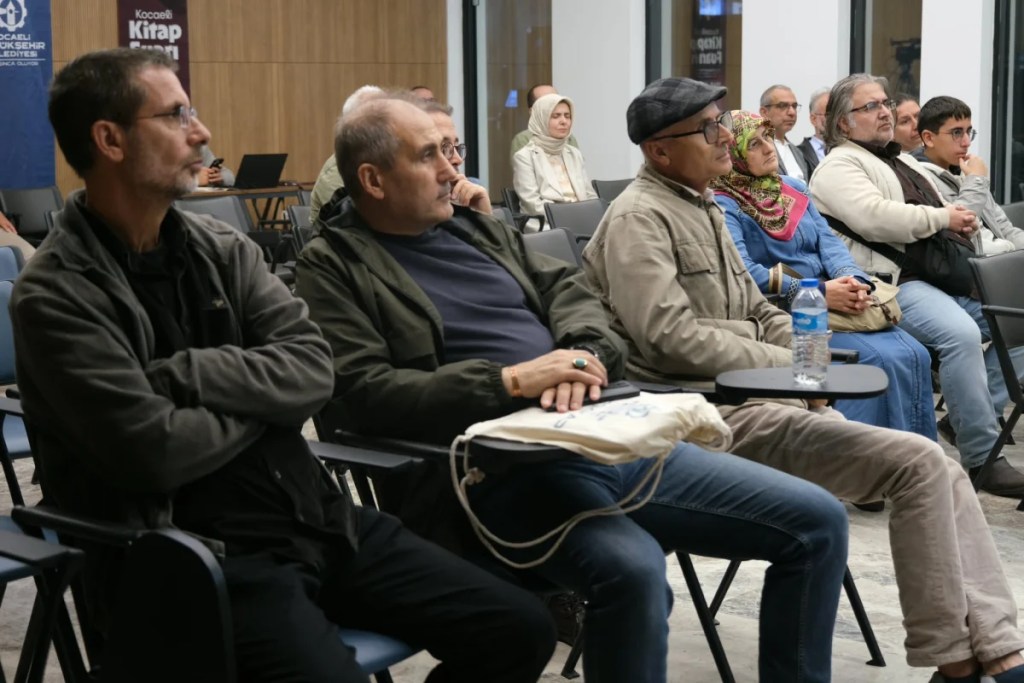 Hakan Çelik Kocaeli Kitap Fuarı'nı övdü - 3. görsel