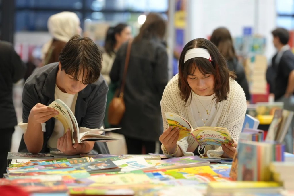 İkizlerin 14 yıllık kitap fuarı geleneği - 3. görsel