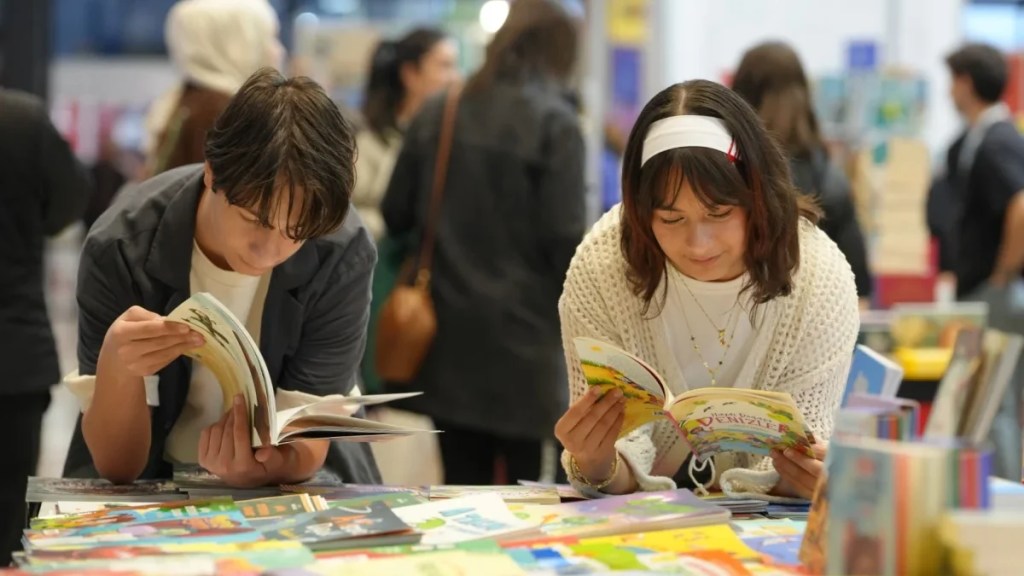 İkizlerin 14 yıllık kitap fuarı geleneği