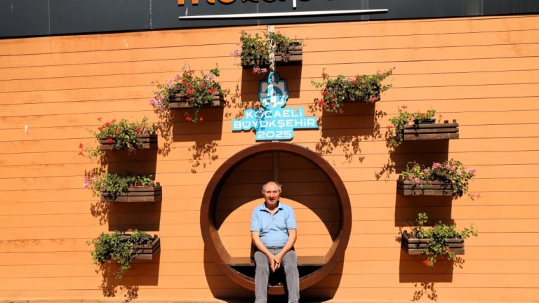İlyas Amca gününü Mola Park’ta geçiriyor